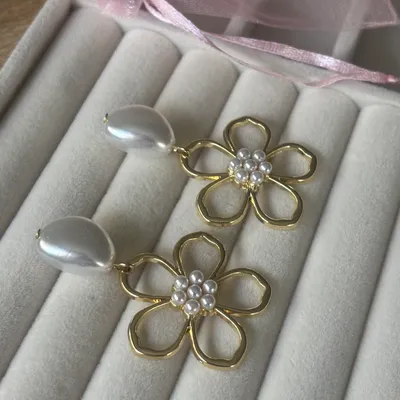 Boucles d’oreilles dorées